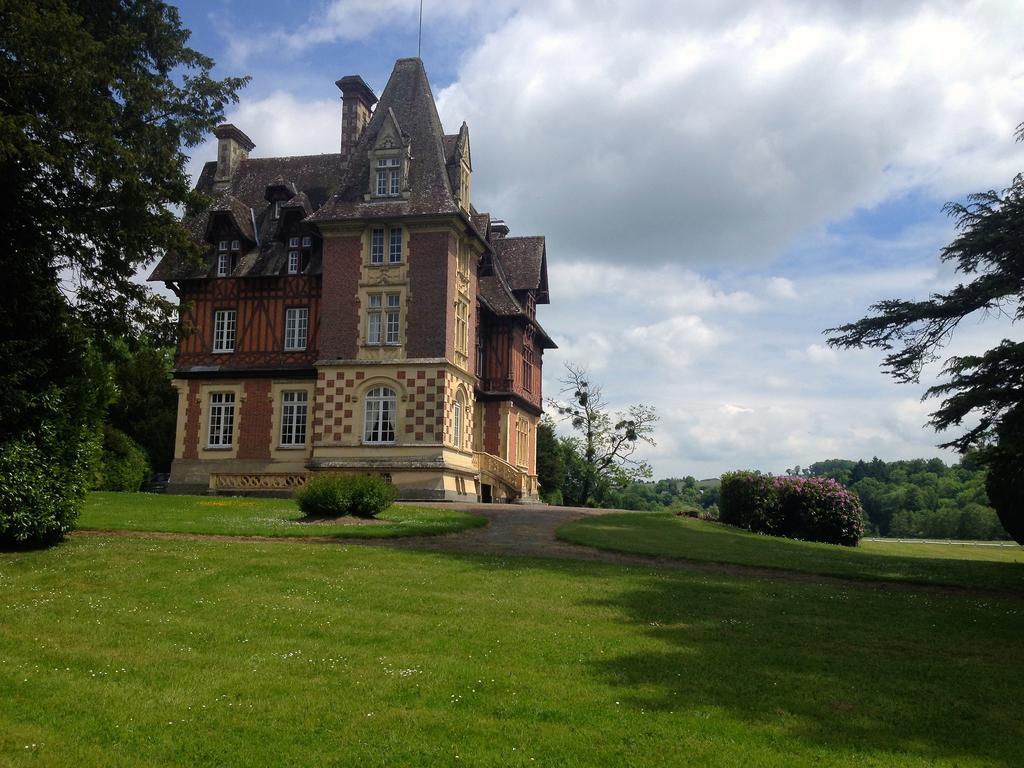 Le Manoir De Benedicte B&B Cahan ภายนอก รูปภาพ